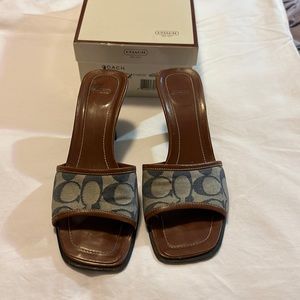 Coach 8 1/2 Denim Blue 2 inch heal gently worn